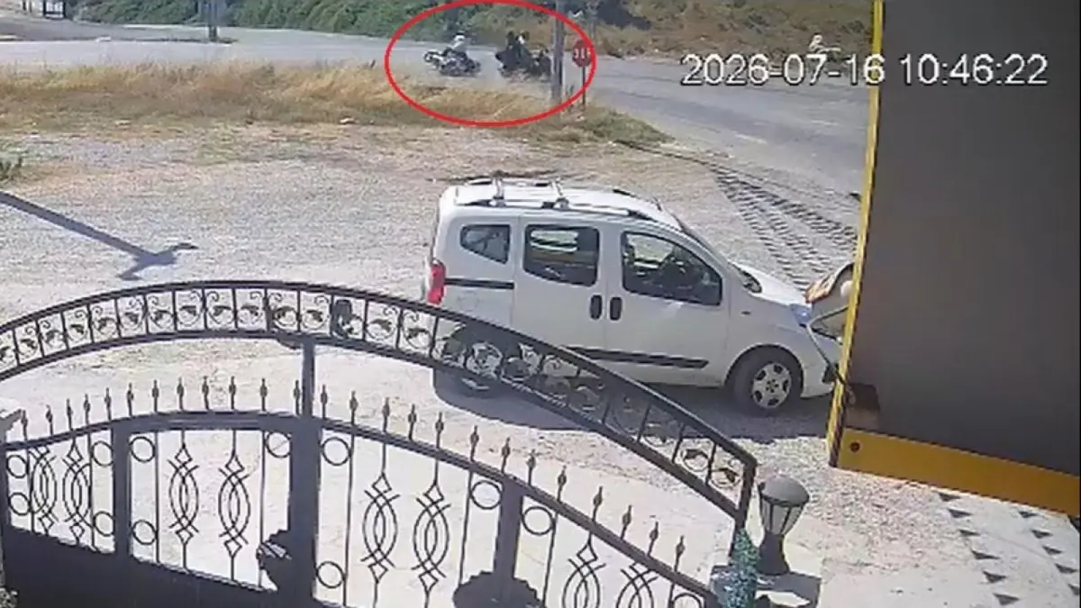 Ailenin yolculuğu acıyla bitti! Anne-baba öldü, 3 yaşındaki çocuk yaralandı
