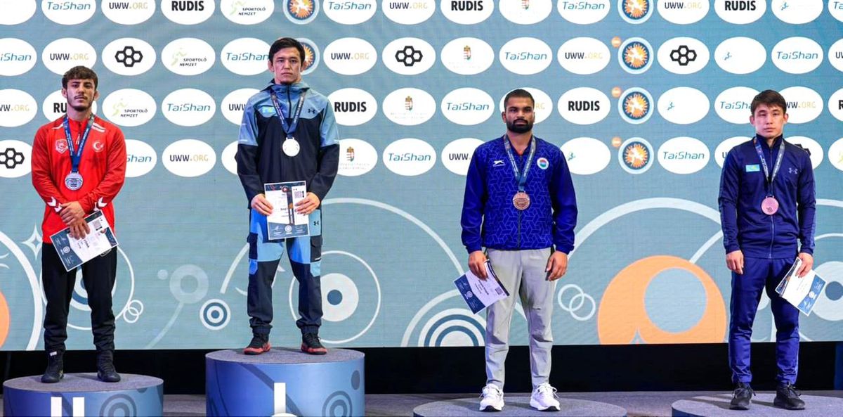 Tolga Özbek'ten gümüş, Alperen Atar'dan bronz madalya