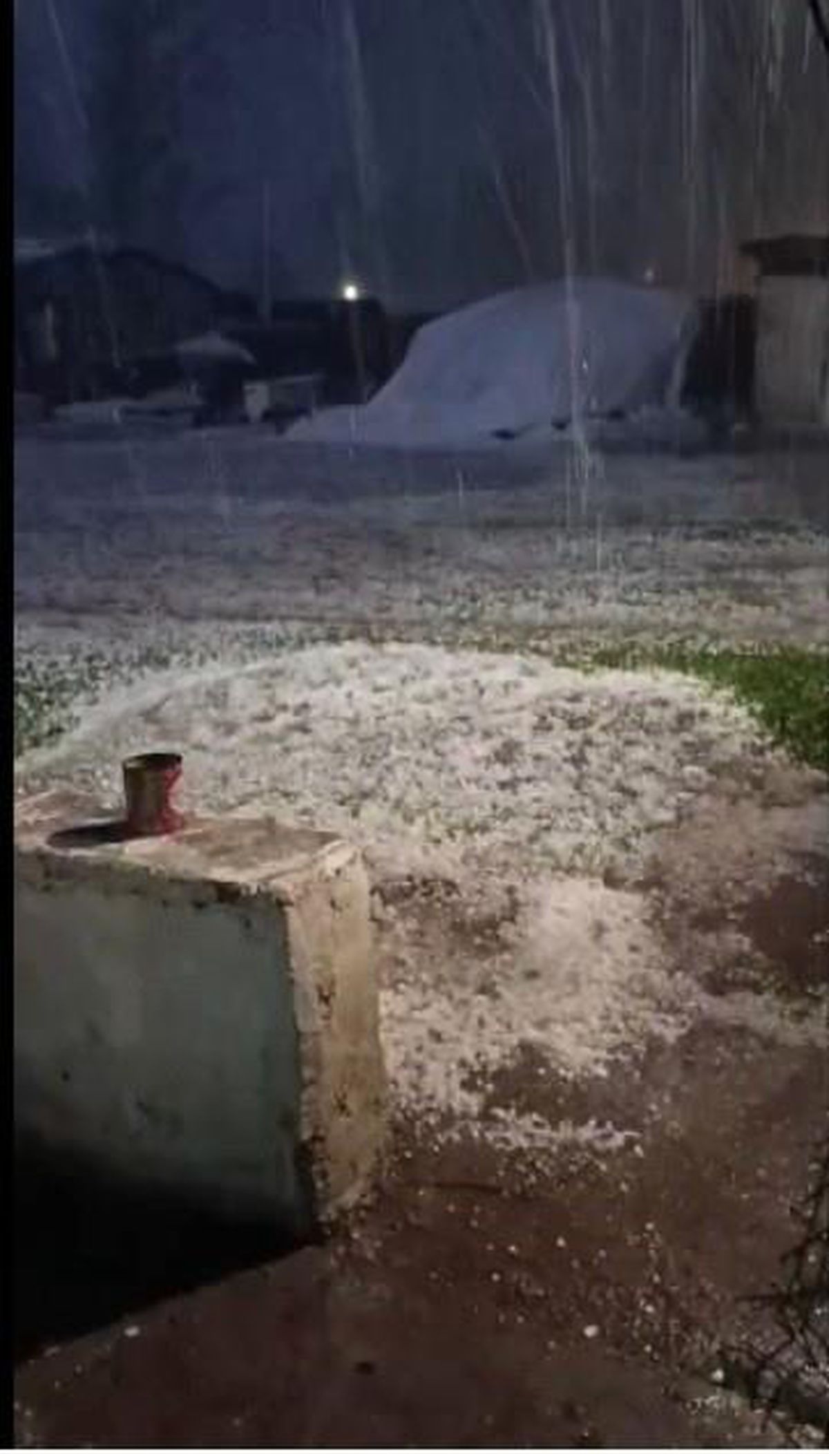 Kars'ta gece yarısı dolu kabusu: Vatandaşlar panikle kameraya sarıldı