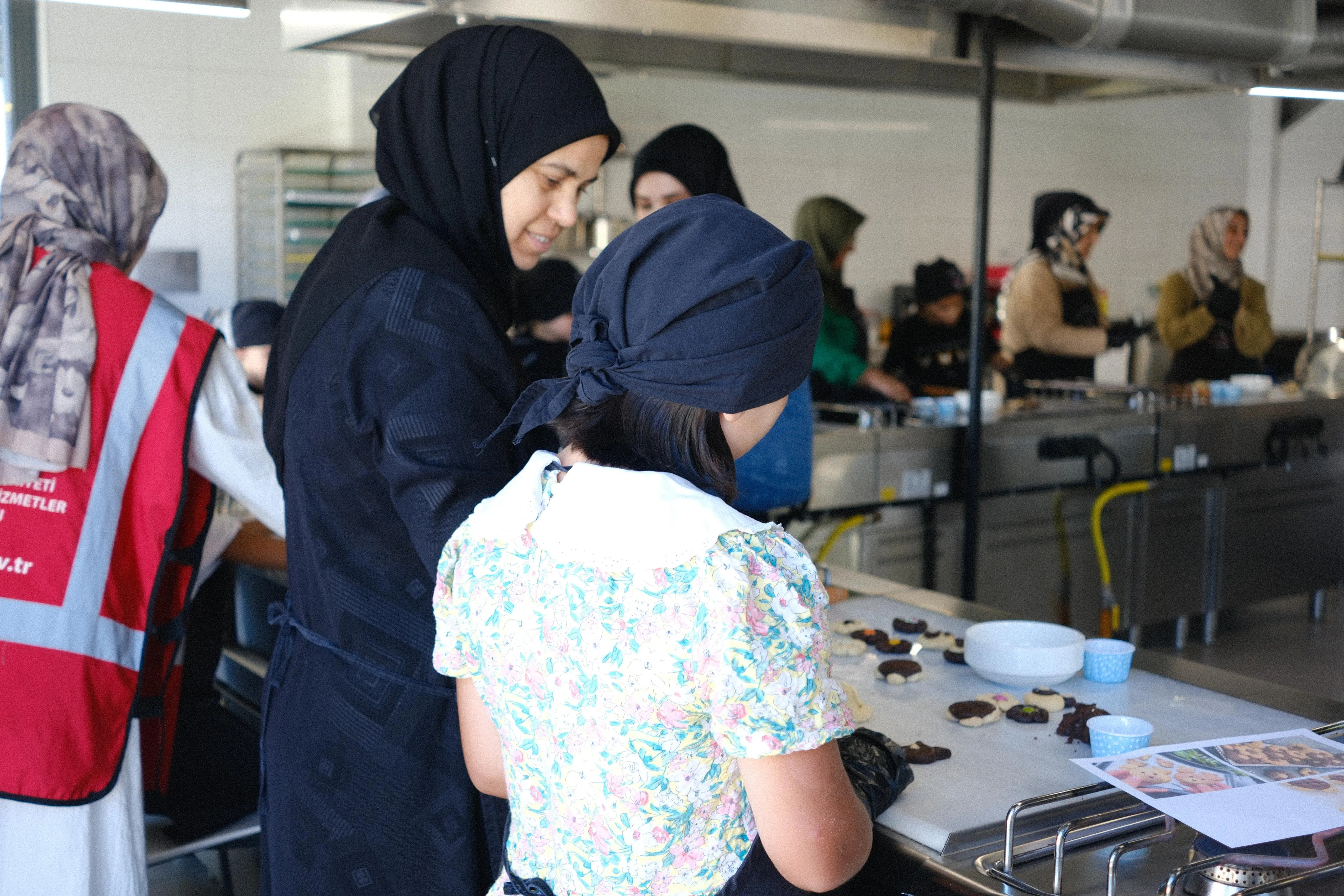 Koruyucu Aile ve Çocuk Derneği, 30 Haziran'ı kurabiye atölyesi ile kutladı