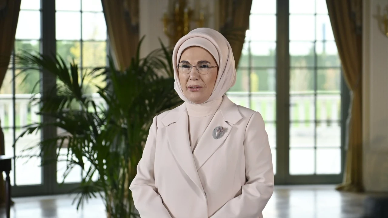 Emine Erdoğan’dan NATO liderlerinin eşlerine özel davet...İznik çinileri ve Türk mutfağıyla karşılayacak