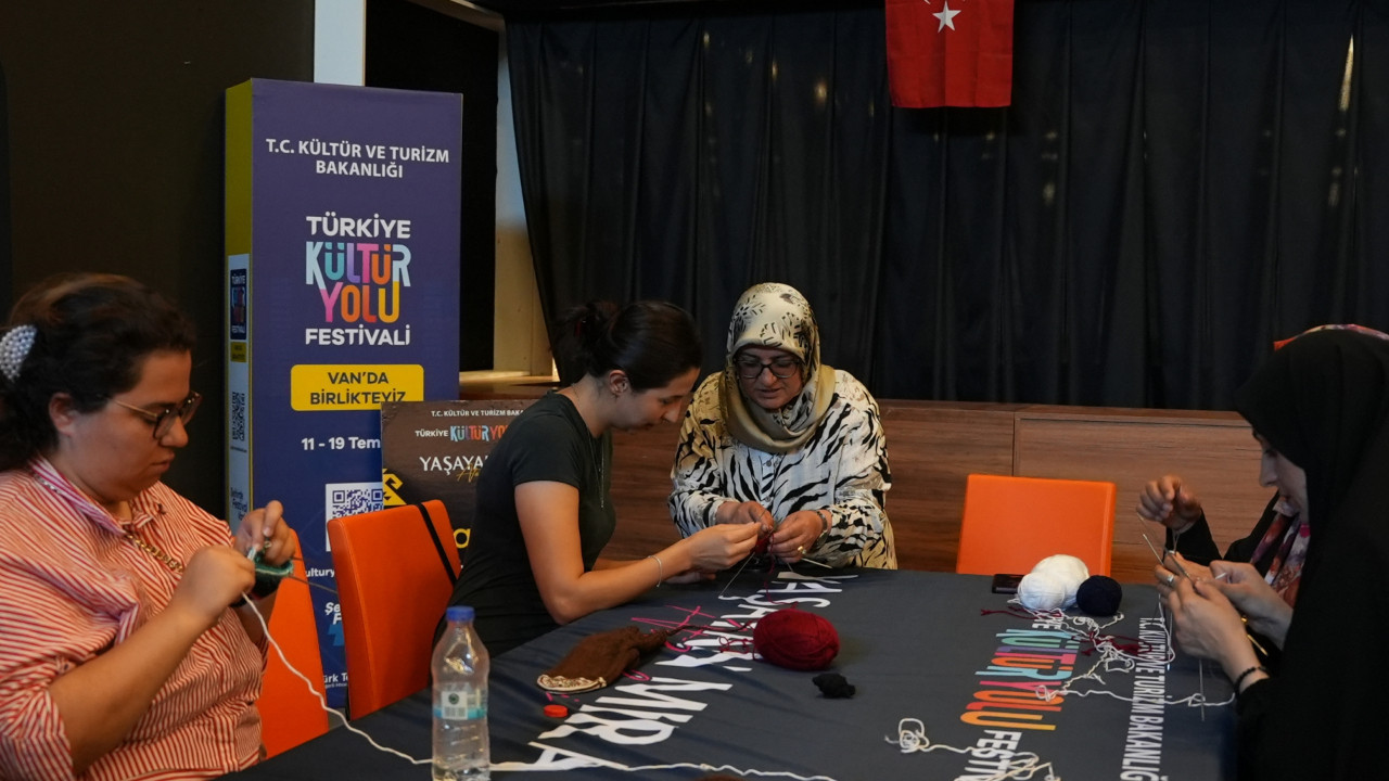 Türkiye Kültür Yolu Festivali Van'da başladı