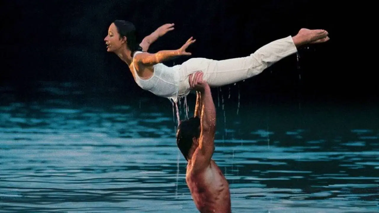 Kült film 'Dirty Dancing' canlı müzik ve dansla sahneye taşınıyor...