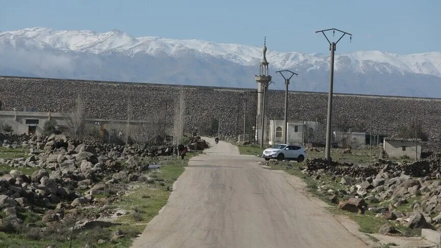 İsrail ordusu, bir grup İsraillinin işgal altındaki Golan Tepeleri'nden Suriye'ye girdiğini duyurdu
