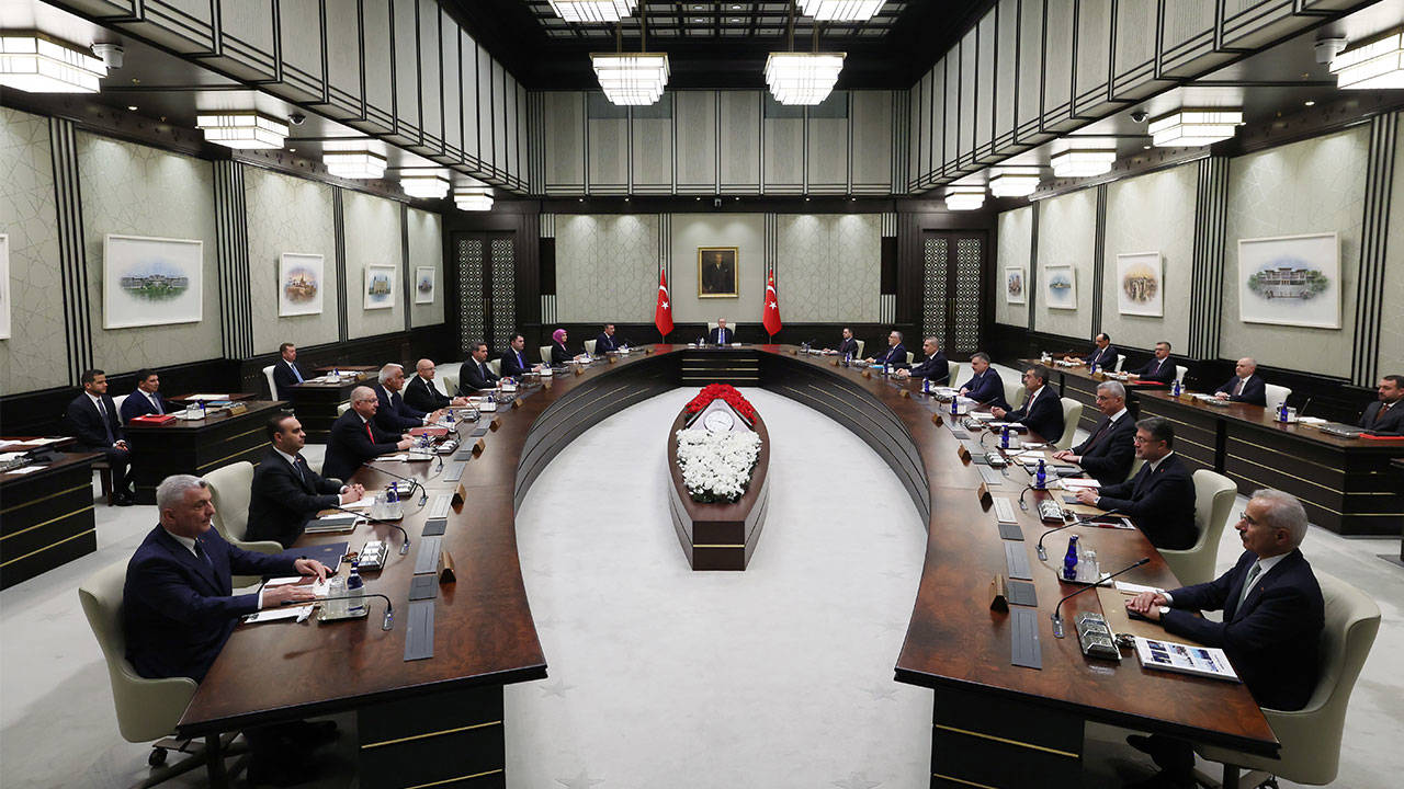 Kabine toplandı
