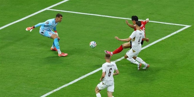 Hyeon-Gyu Oh 38 derece ateşle golünü attı, halk kahramanı oldu