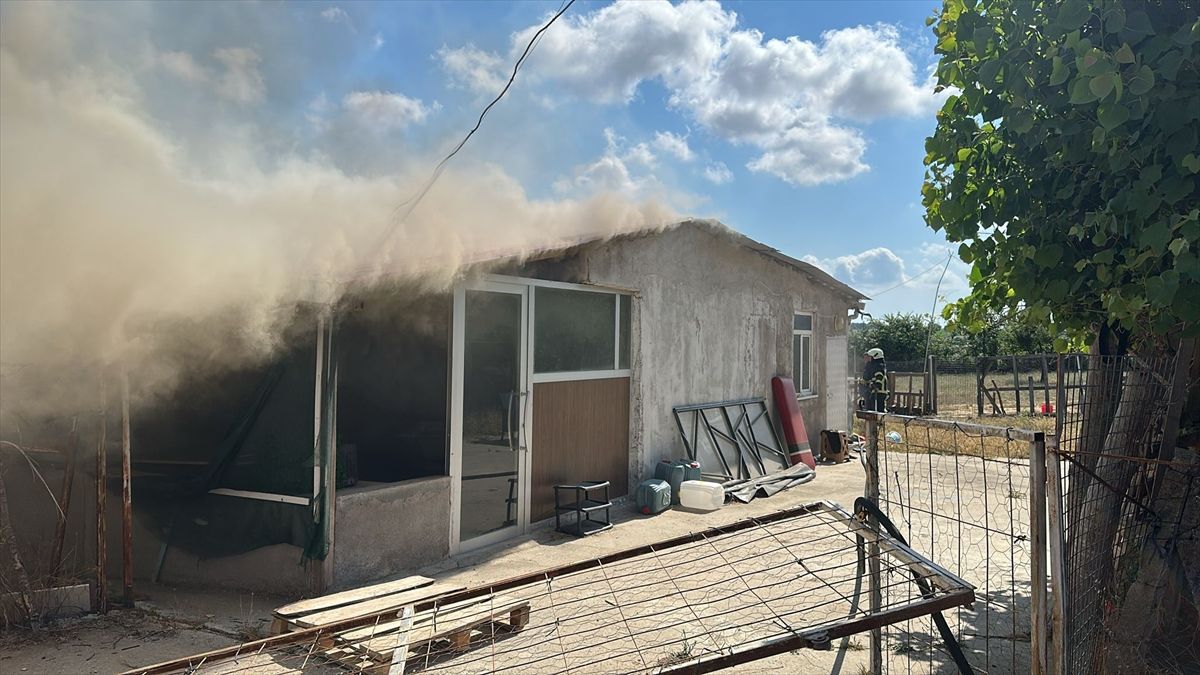 Samsun'da müstakil evde çıkan yangın söndürüldü