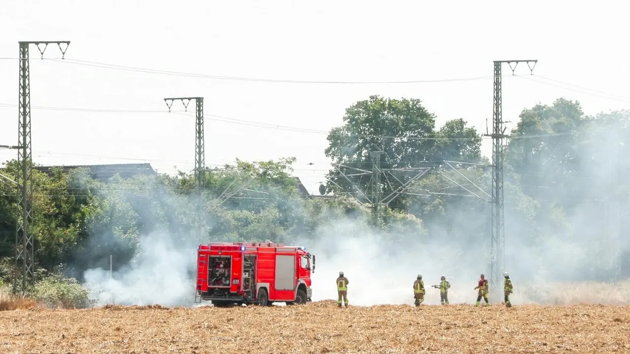 Almanya'da tren hattına bombalı sabotaj: Seferler durduruldu