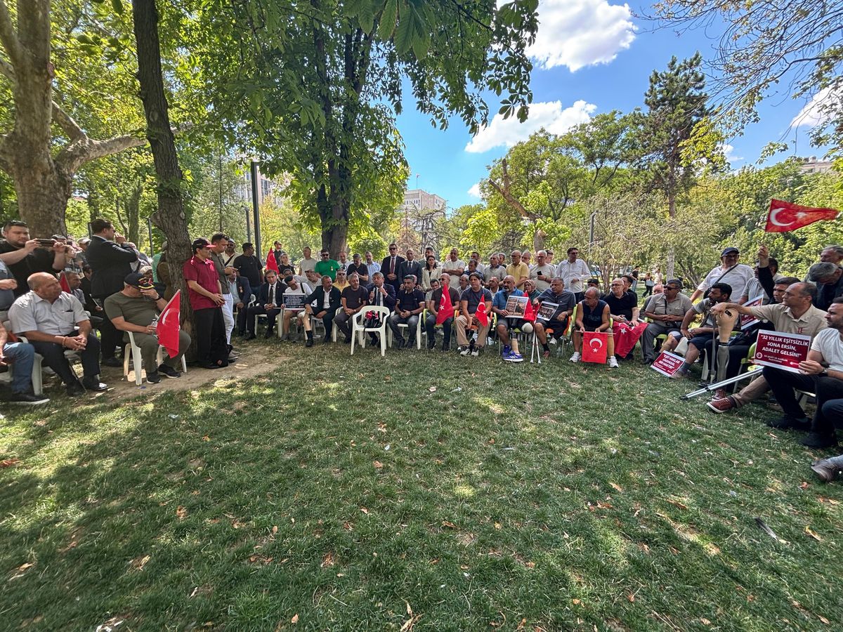 Özgür Özel'den Güvenpark'ta Şehit Aileleri ve Gazilere Destek Ziyareti