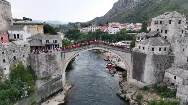 Ecdat topraklarında 516 yıllık gelenek: Mehterin sesi Mostar’ı titretti