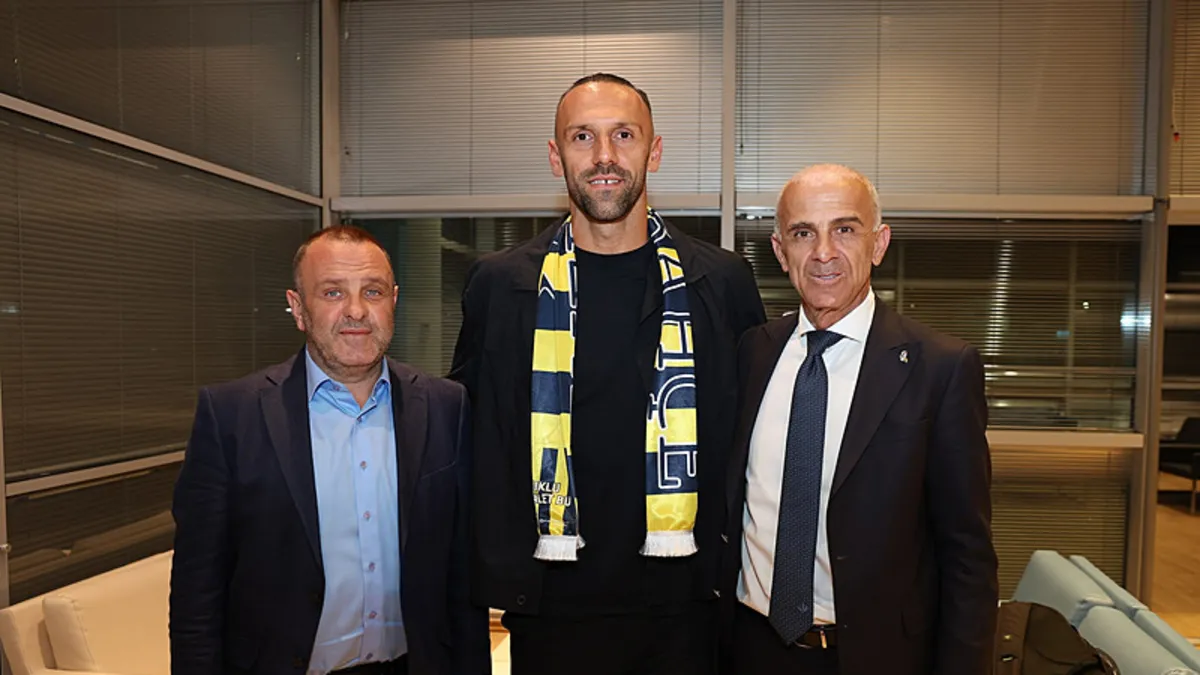 Fenerbahçe’ye Muriqi sonrası yeni golcü! Dünya devinin elinden alacak...