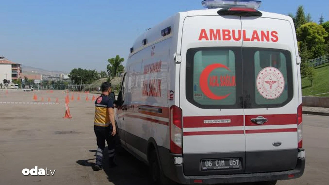 Küçük çocuk havuzda can verdi, baba ambulansı takip ederken eşine çarptı