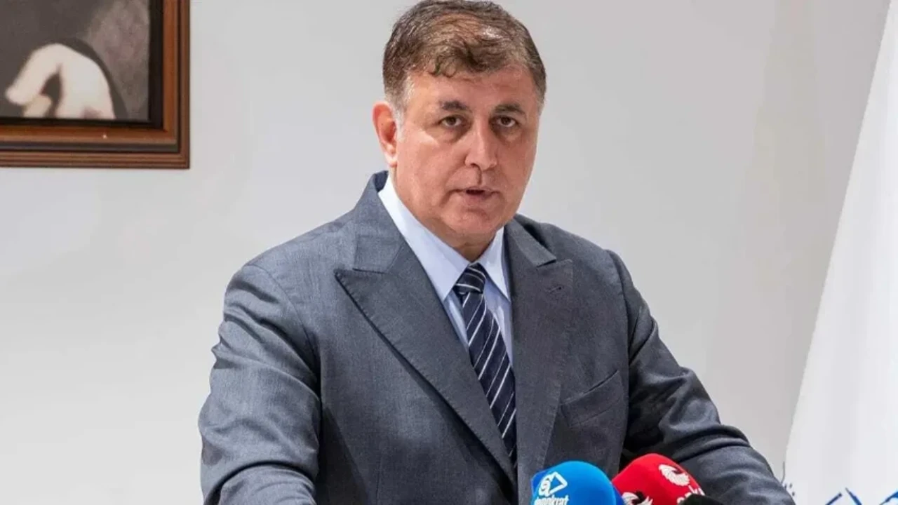 Cemil Tugay kimdir? Kaç yaşında, nereli? Cemil Tugay hangi partili, neden istifa etti?