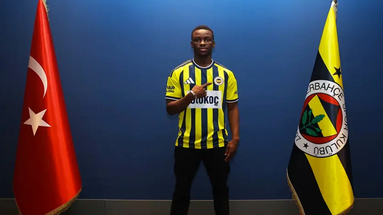 Fenerbahçe transferi açıkladı! 5 yıllık sözleşme imzalandı