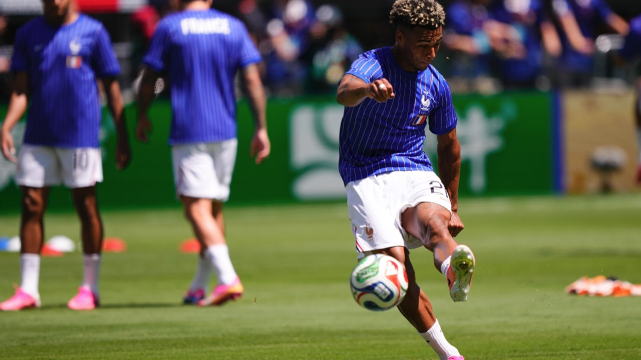 Fransa, Senegal karşısında Dünya Kupası'na 3 puanla başladı