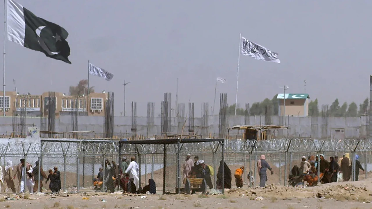 Pakistan ile Afganistan sınırında sıcak çatışma: 29 kişi öldü