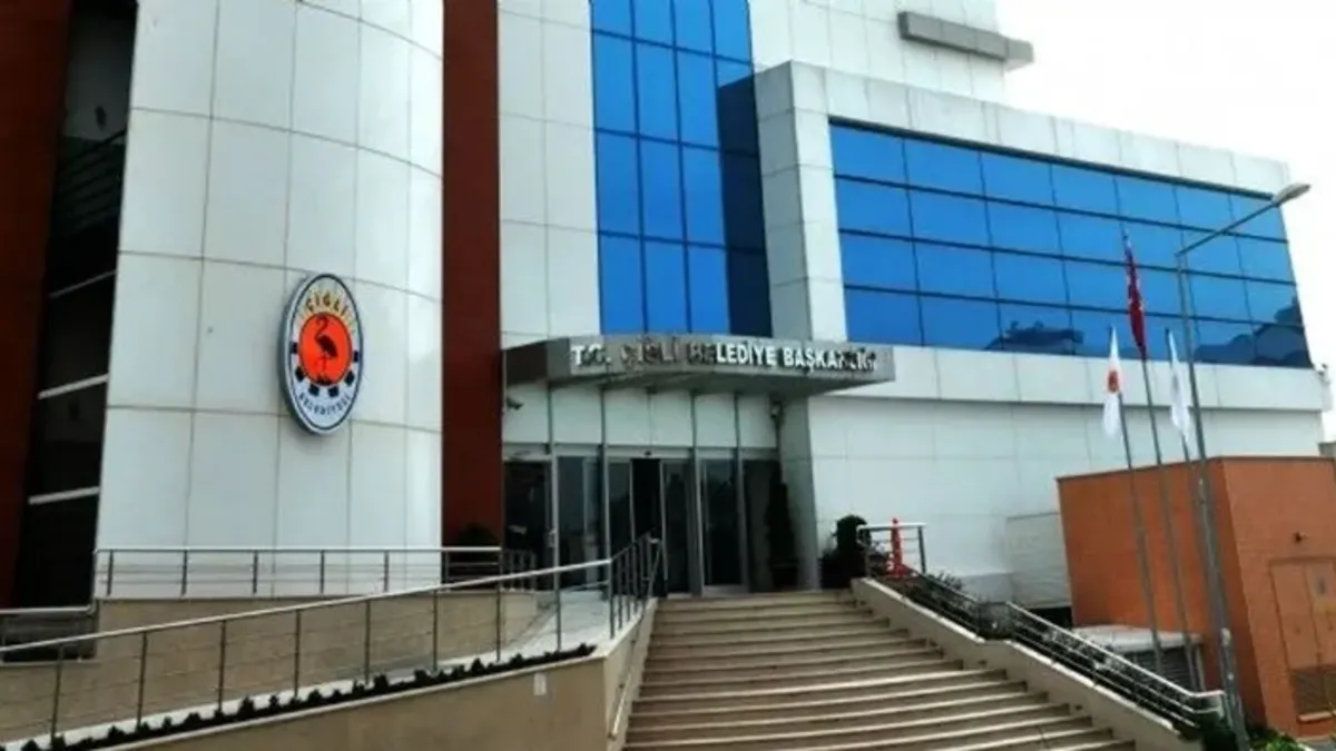 İzmir'de CHP'li Çiğli Belediyesi taşınmazları elden çıkarmak istedi umduğunu bulamadı!