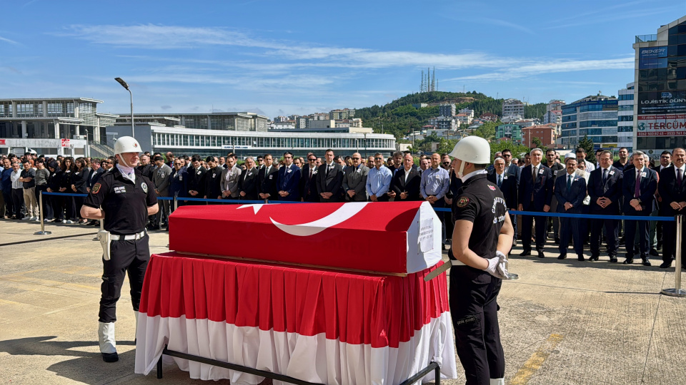 Duruşmada geçirdiği kalp krizi sonucu hayatını kaybetmişti... Savcıya son görev