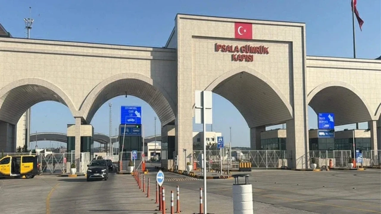 Yunanistan'a gidecekler dikkat! Giriş ve çıkışlar durdu