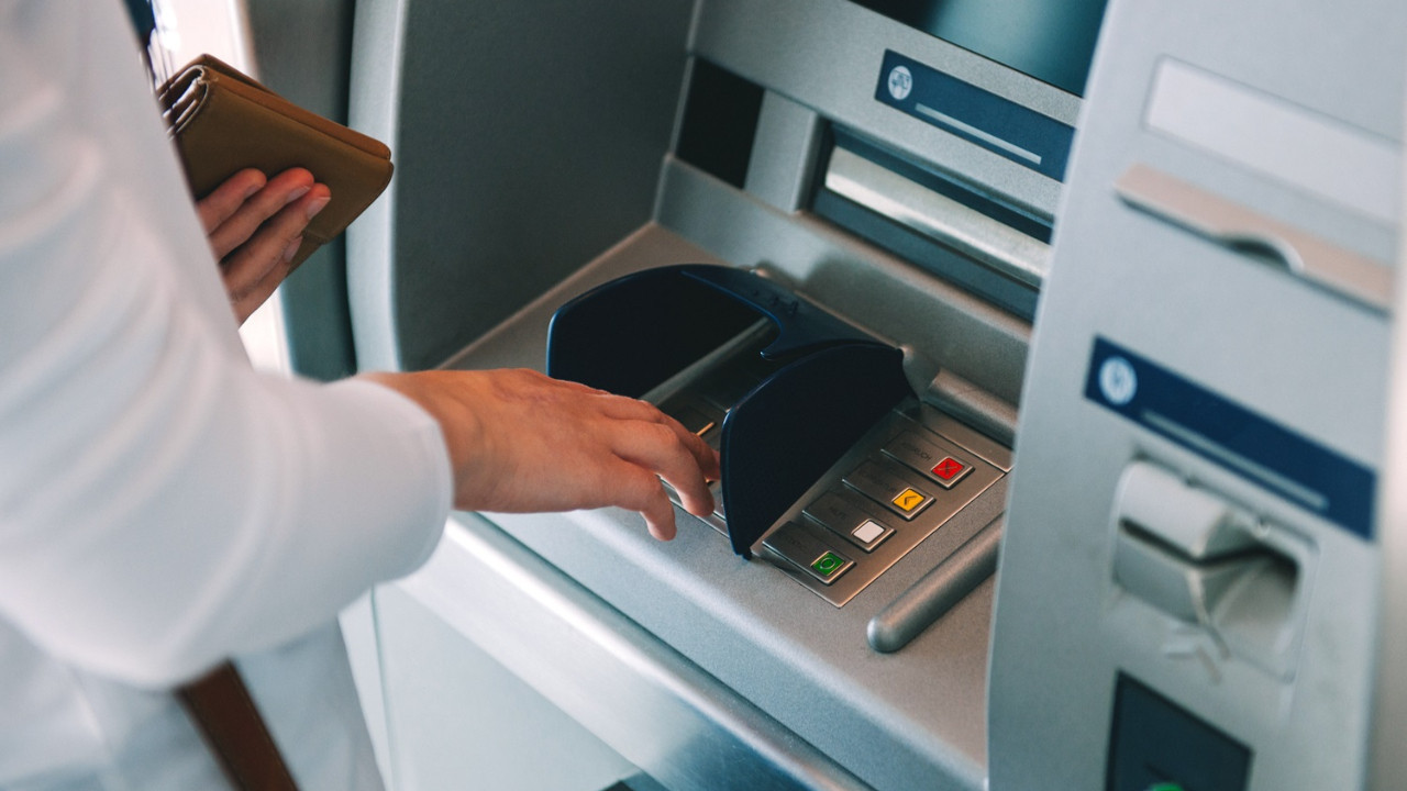 Dev banka duyurdu: Türkiye'deki ATM'lerini kapatıyor