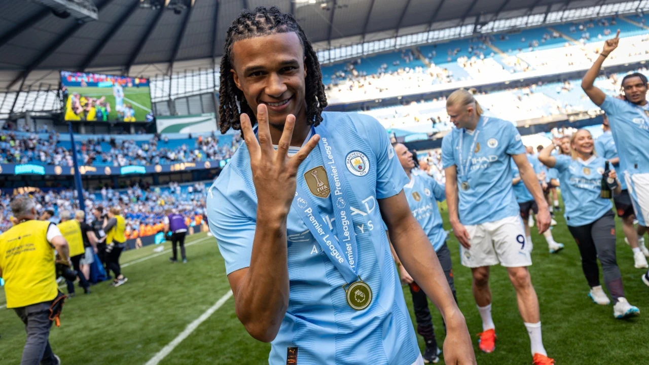 Nathan Ake, Ederson'a Fenerbahçe'yi sordu