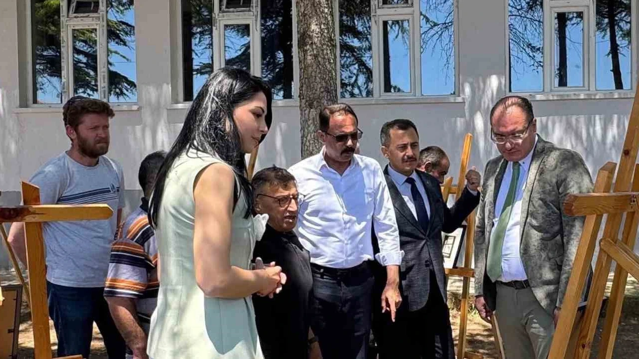 Resim sergisi büyük ilgi gördü