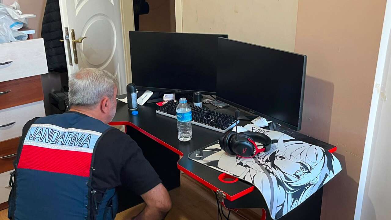MİT’ten kredi kartı şebekesine operasyon
