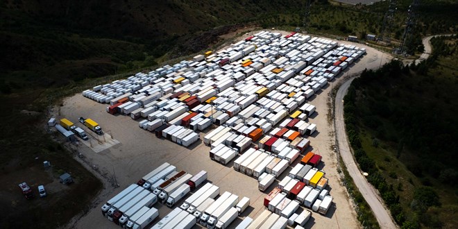 2.4 milyon aday için geri sayım: YKS kitapçıkları yola çıktı
