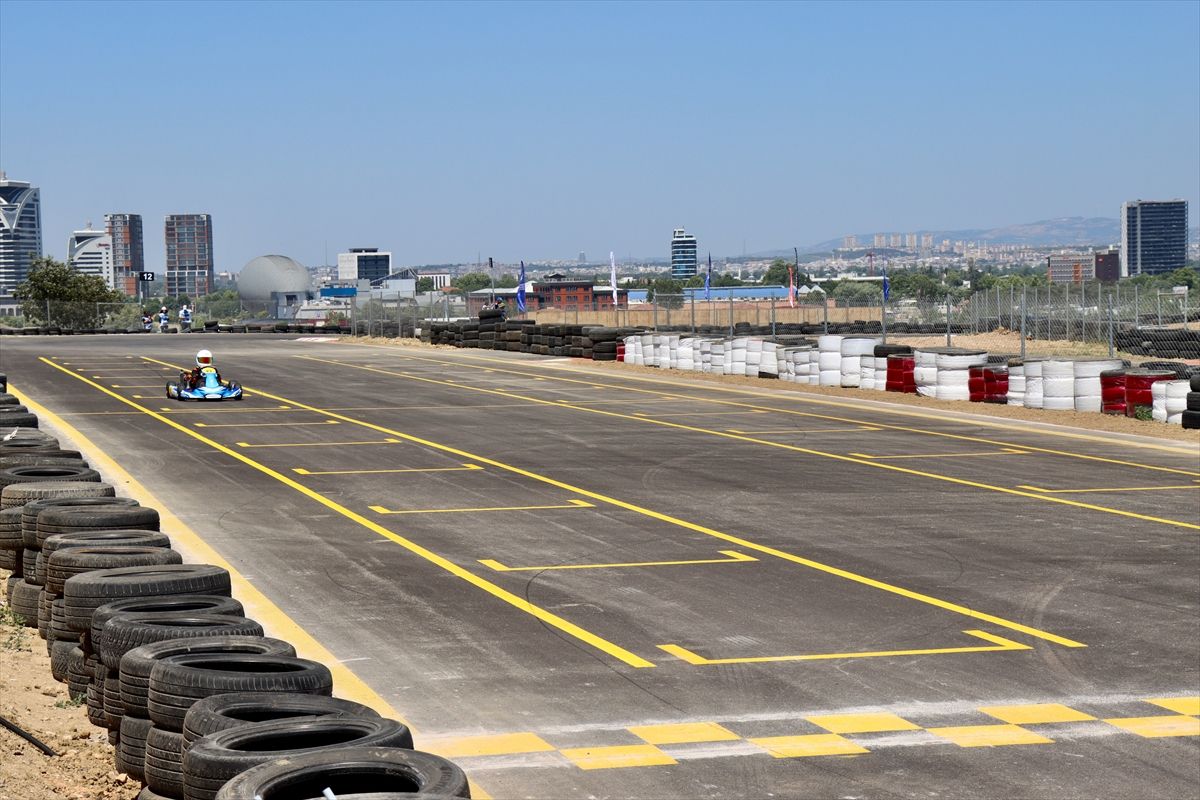 Türkiye Karting Şampiyonası'nın üçüncü ayağı Bursa'da başladı