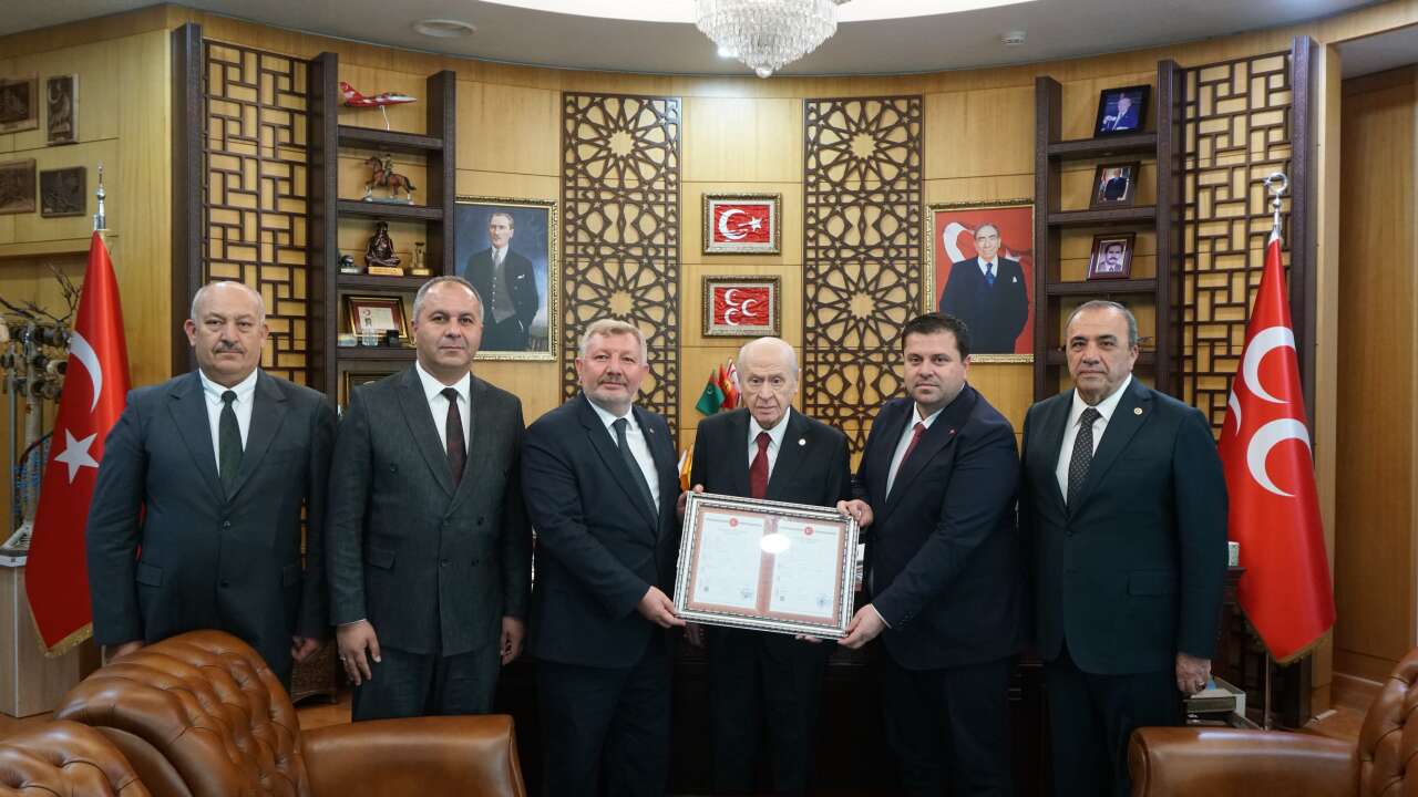 MHP Çorum heyetinden MHP Lideri Devlet Bahçeli'ye ziyaret: Teşkilat yatırımları ve belediyecilik projeleri takdim edildi