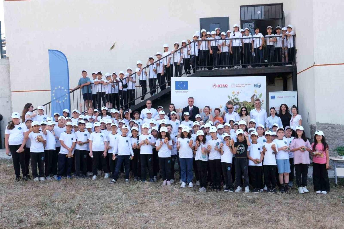 Minik öğrenciler fide dikerek doğa bilinci kazandı