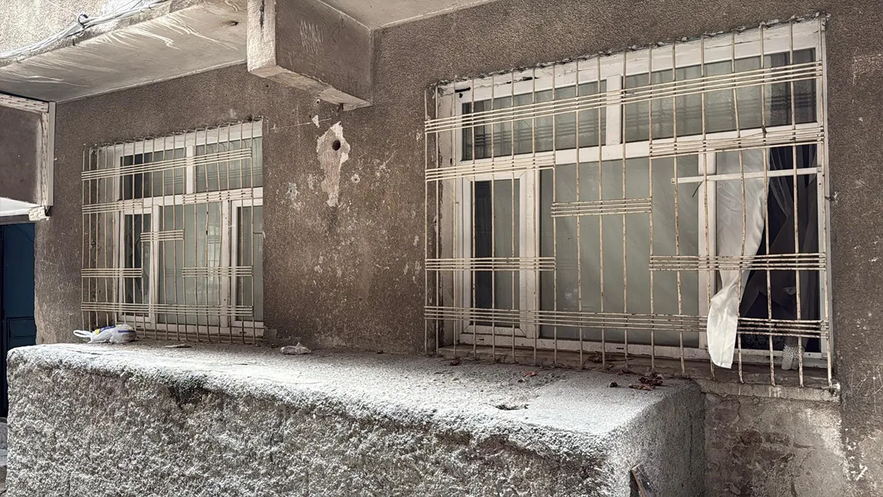 Koku ihbarı korkunç gerçeği ortaya çıkardı! 60 yaşındaki adam evinde ölü bulundu