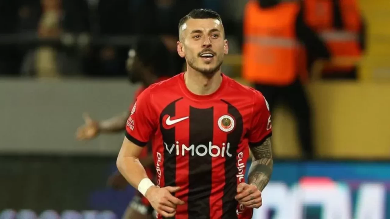 Gençlerbirliği'nde sıcak gelişme: Tecrübeli futbolcu Metehan Mimaroğlu ayrılığı resmen duyurdu!