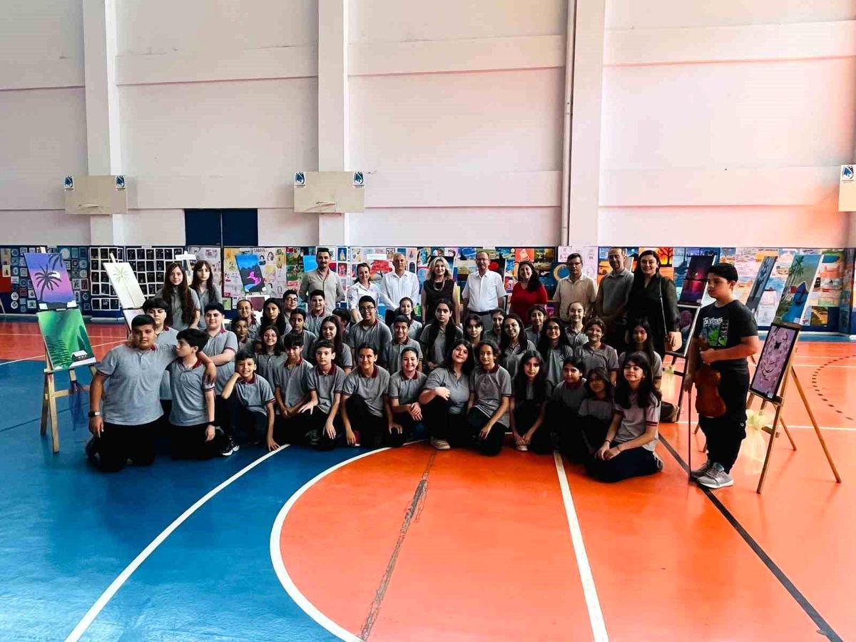 Şehit Ömer Halisdemir Ortaokulu’ndan 860 Eserlik Görsel Şölen