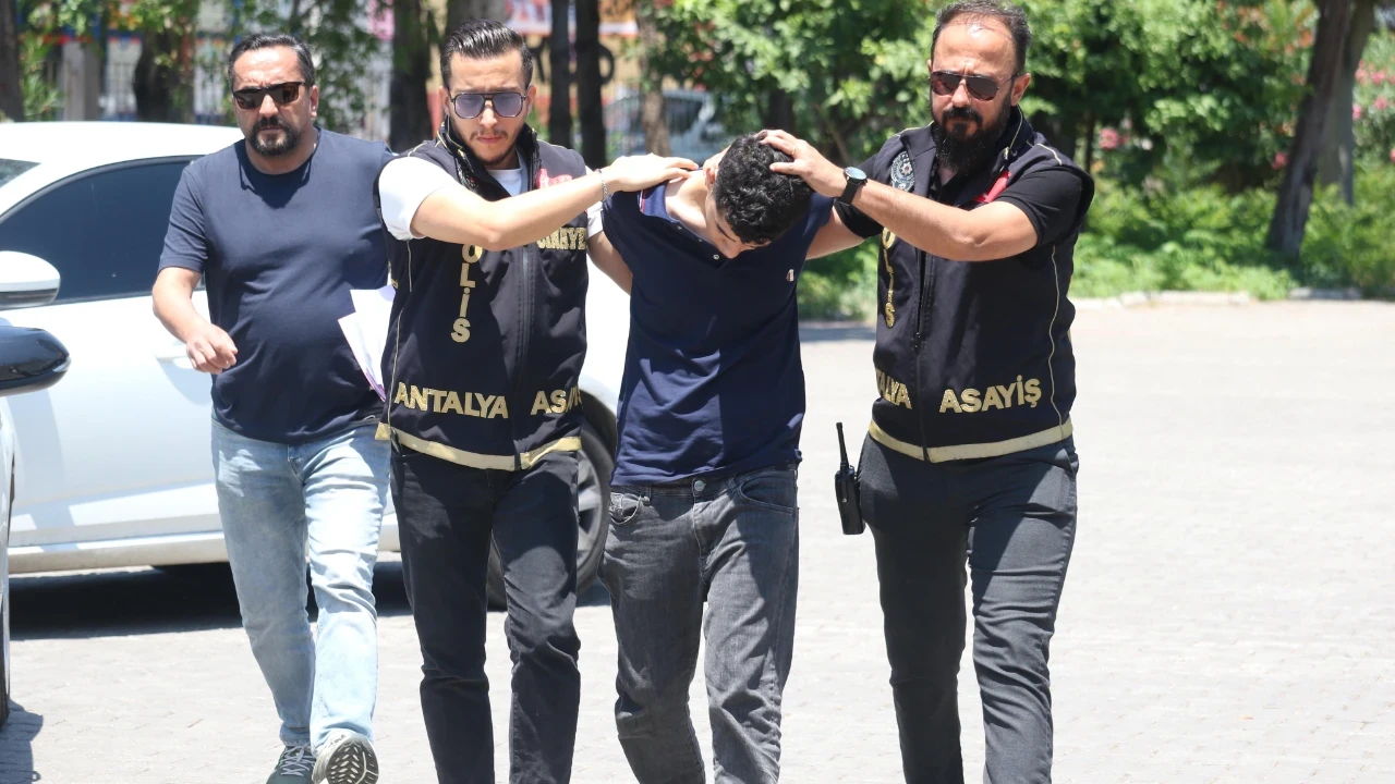 Kan donduran olay: 'İçlerine şeytan girdi' diyerek iki ablasına saldırdı