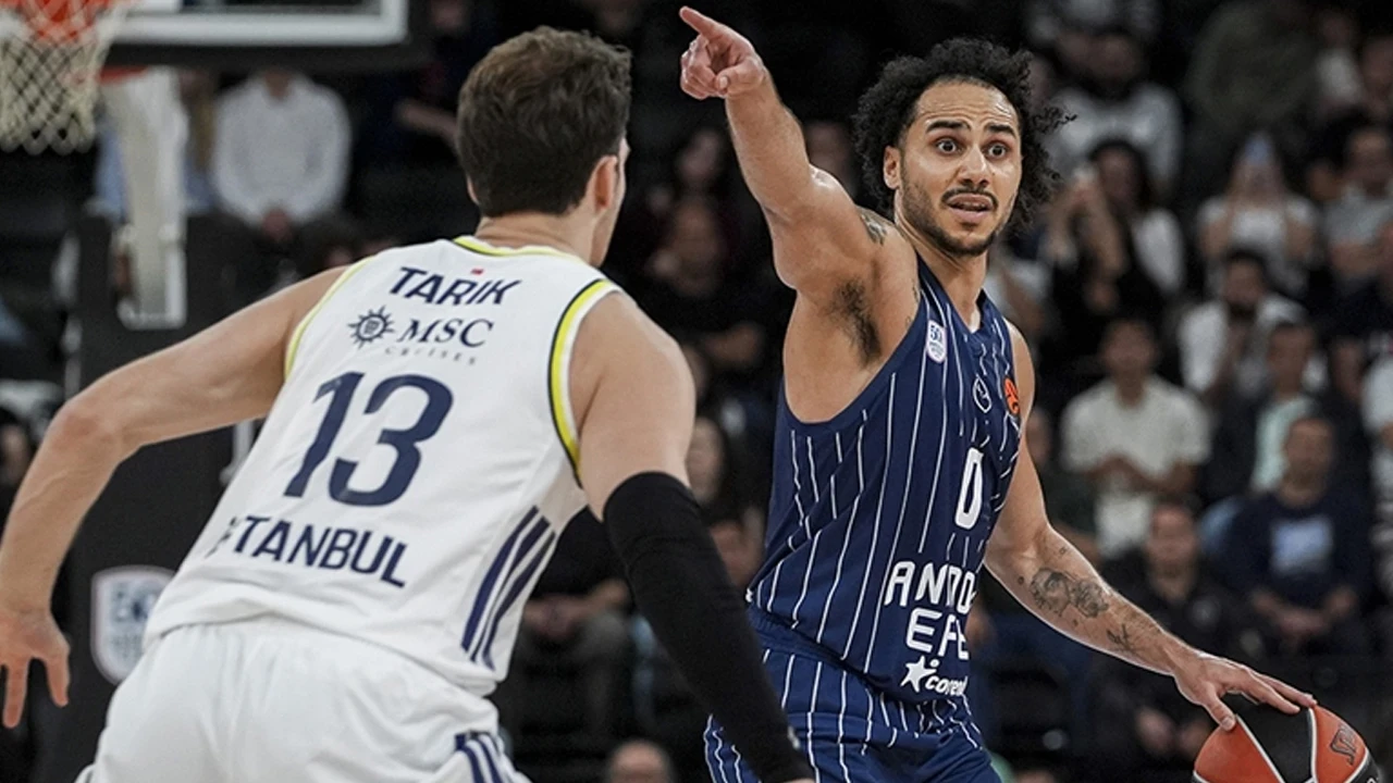 Anadolu Efes'te Shane Larkin depremi: Fenerbahçe dahil 3 takım ihtimali