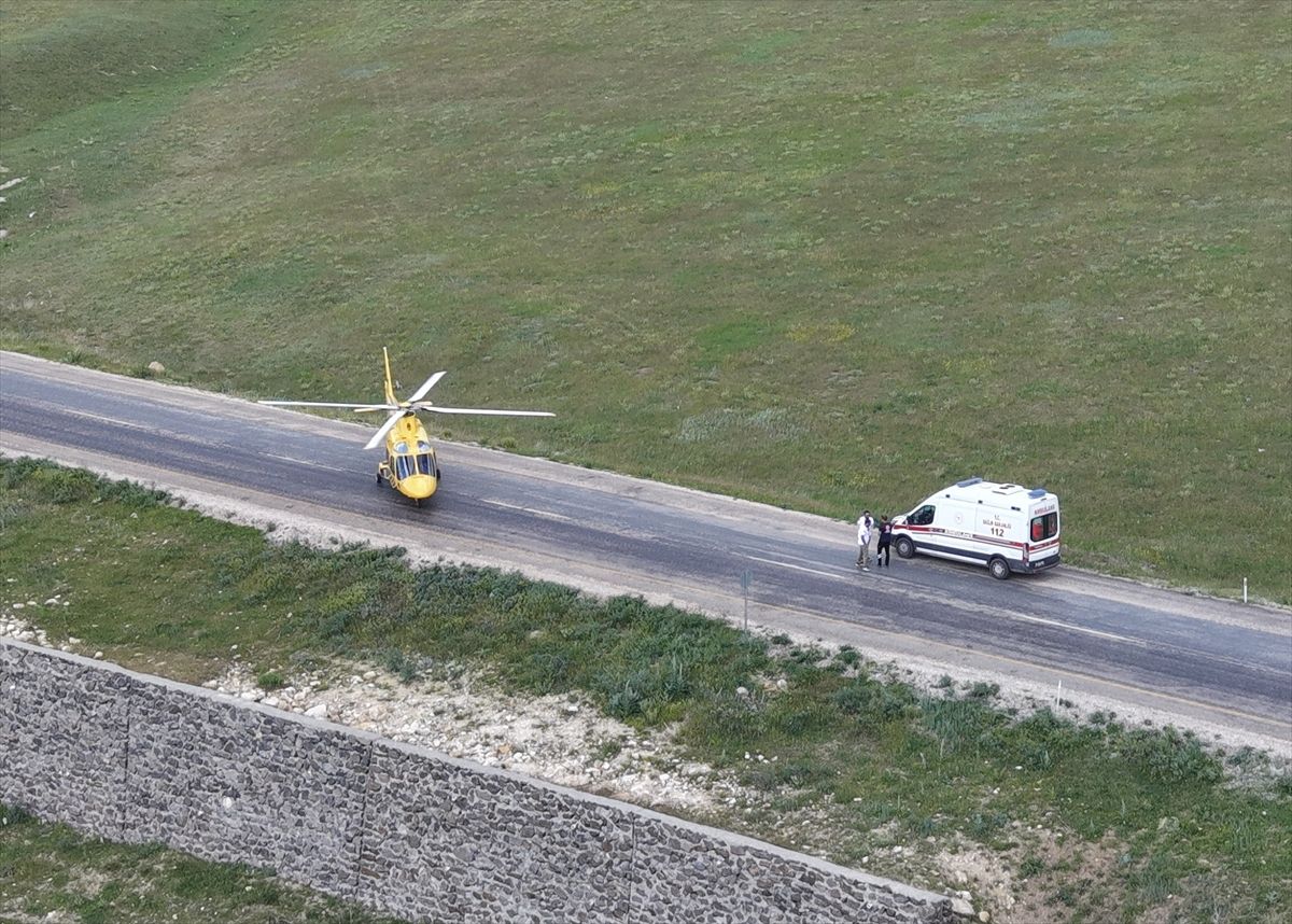 Erzurum'da fenalaşan şeker hastası için ambulans helikopter kara yoluna indi