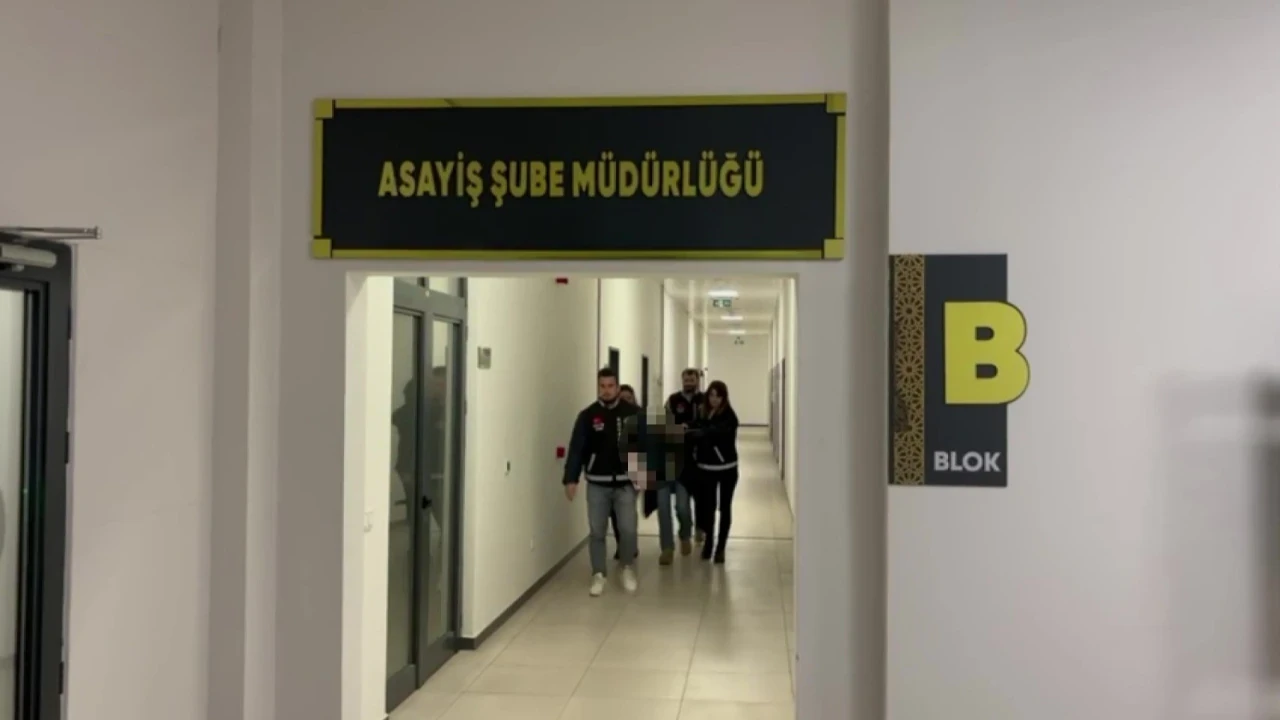 19 yıl önce doğurduğu bebeğini çöpe atmıştı: Mahkemede "Hatırlamıyorum" diyerek ağladı