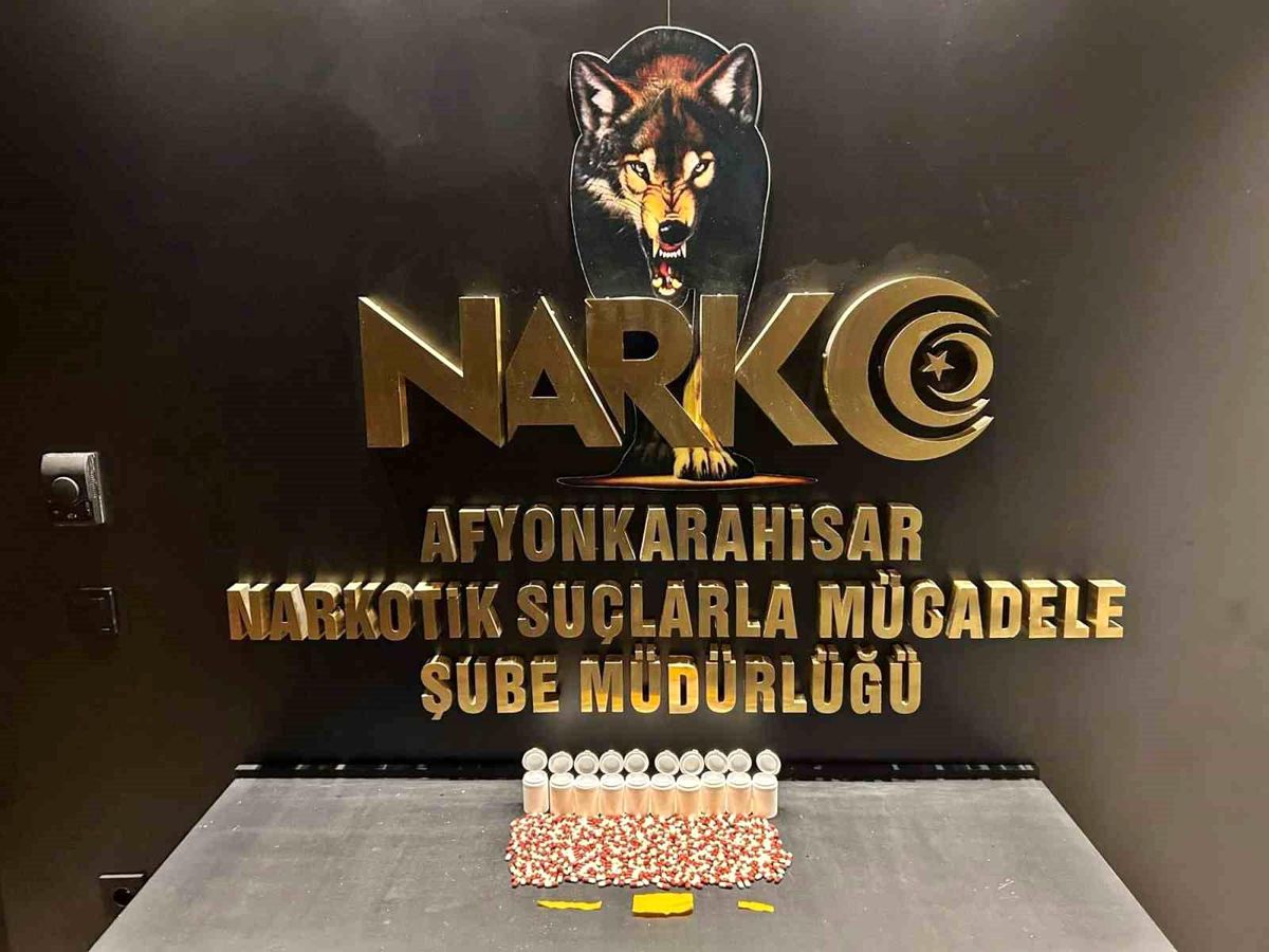 Afyonkarahisar'da uyuşturucu emdirilmiş peçete ve 508 adet sentetik ecza maddesi ele geçirildi