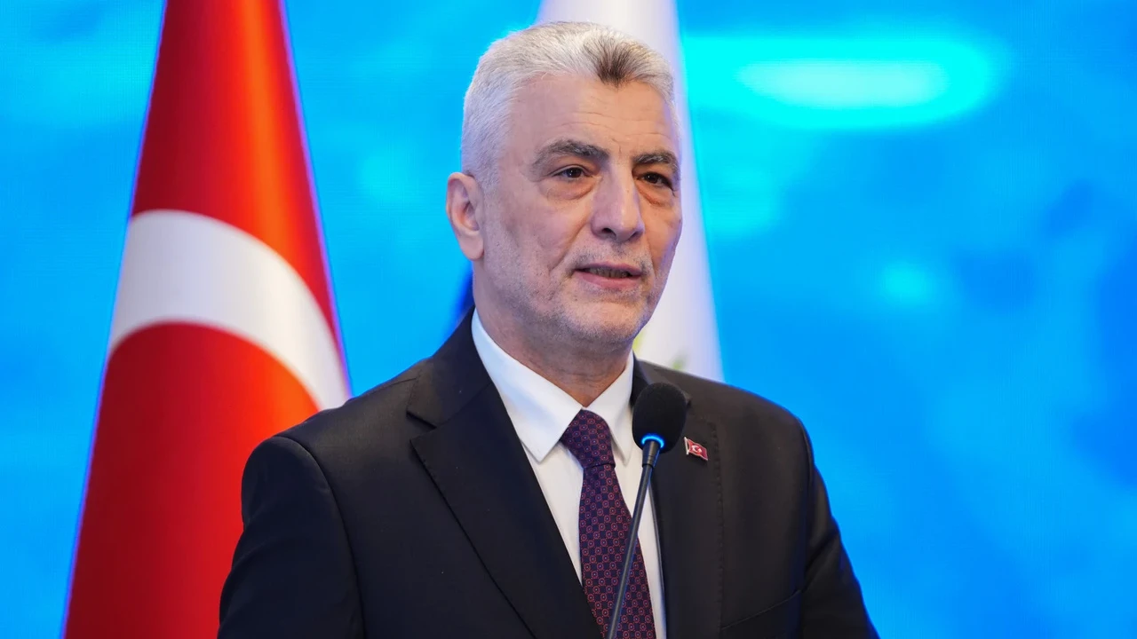 Bakan Bolat: "Reklam konusunda önemli bir yönetmelik hazırlıyoruz"