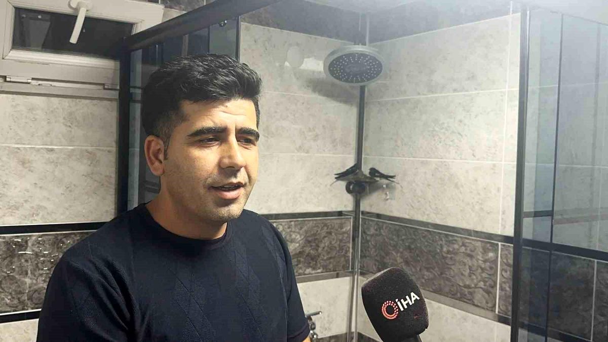 Banyoyu yuva yaptılar: Kırlangıçlar 7 yıldır evin misafiri