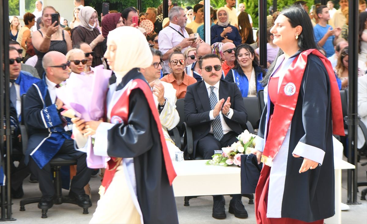 ÇOMÜ Lapseki Meslek Yüksekokulu'nda mezuniyet töreni düzenlendi