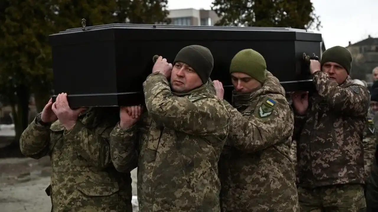 Ukrayna, Rusya'dan 501 askerin cenazesini teslim aldı