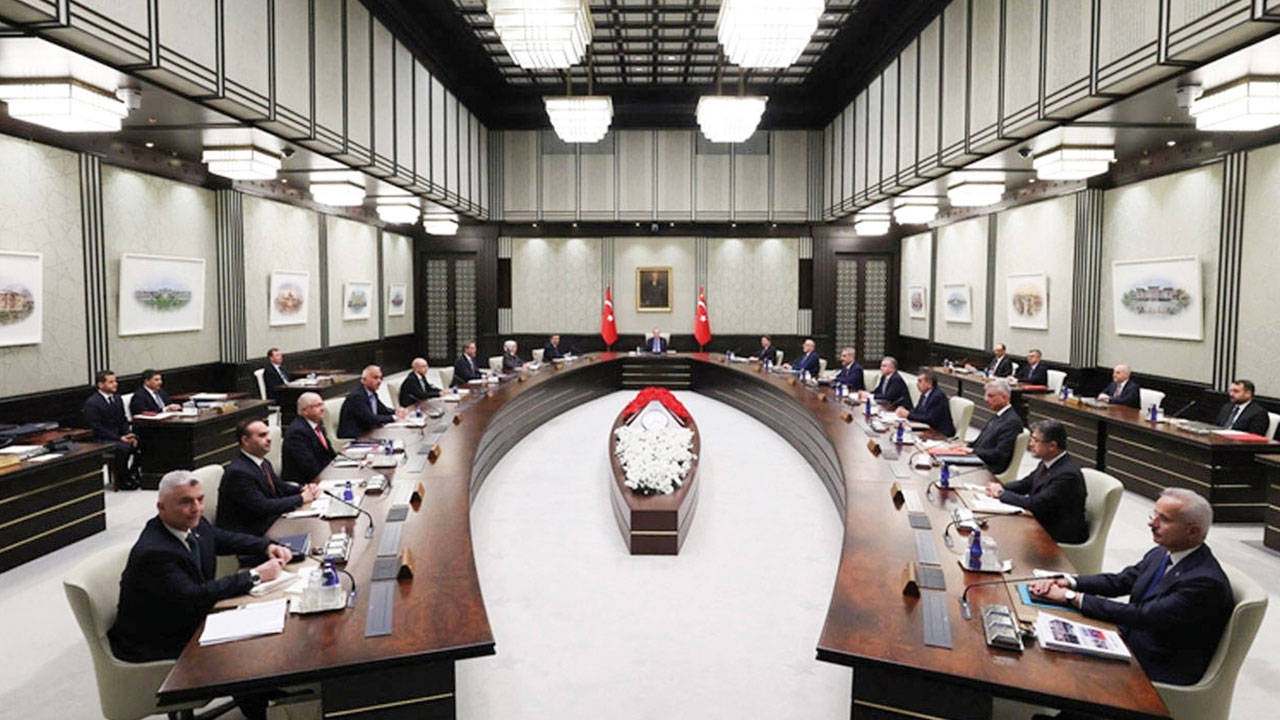 Saray Kabinesi hesapsız: Denetim mekanizmasına tırpan