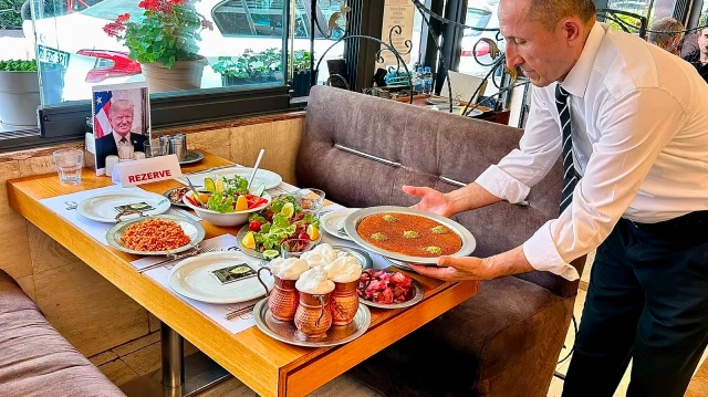 Ankara'daki bir restoranda Trump'a rezerve masa: Türkiye'den ayrılana kadar sürekli taze kalacak