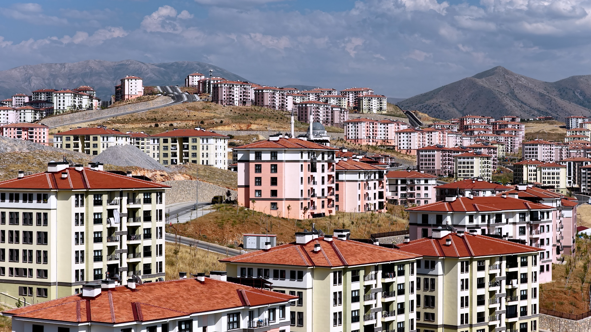 Bakan Kurum: 81 ilde 7 milyon kişi sosyal konutlarına kavuştu