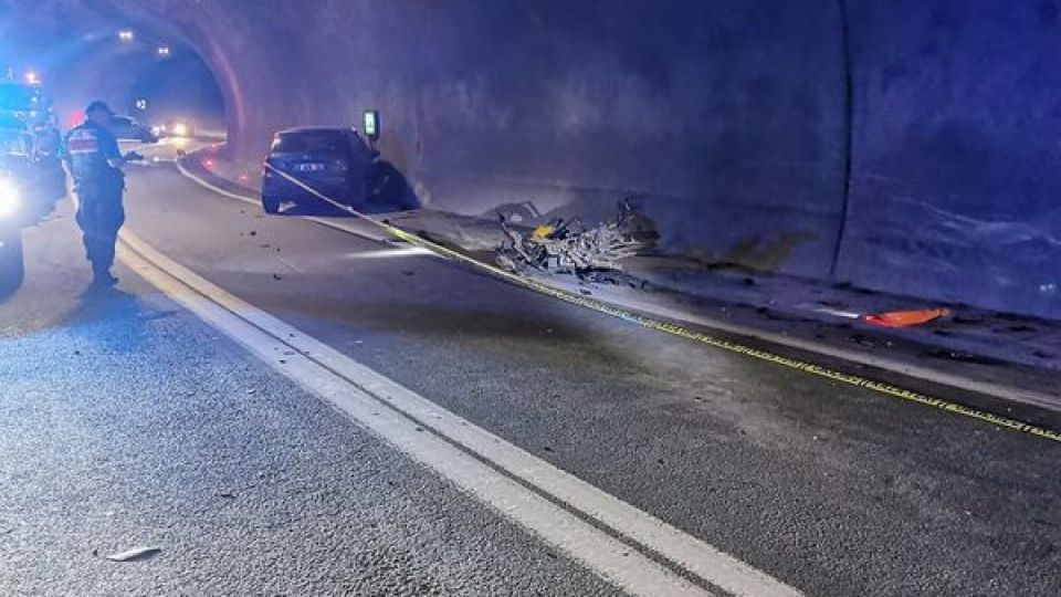 Tünelde otomobil ile motosiklet çarpıştı: 1 ölü, 2 yaralı