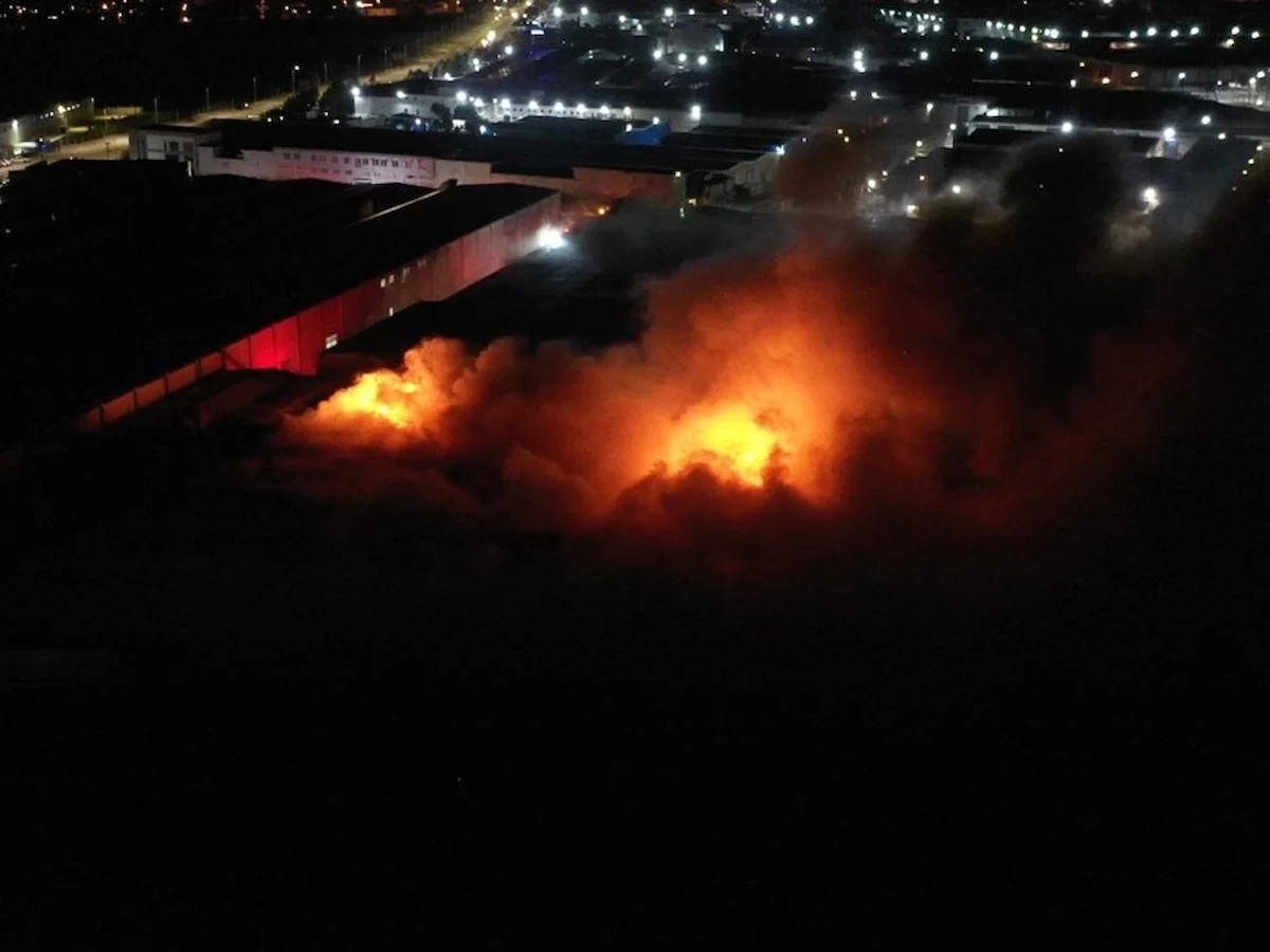 Kahramanmaraş'ta fabrikada yangın: 2 yaralı