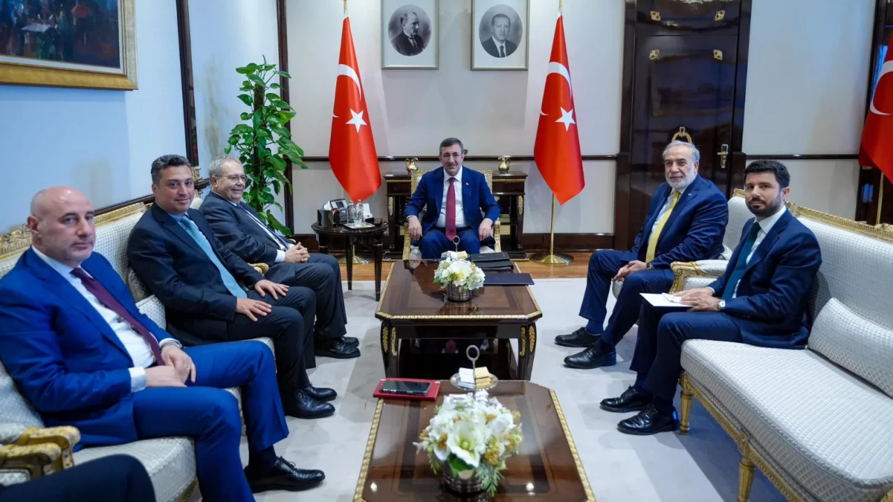 Cevdet Yılmaz Lübnan Başbakan Yardımcısı ile Külliye'de bir araya geldi