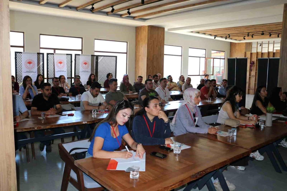 Erzincan'da süt ve süt ürünleri denetimlerine yönelik eğitim başladı